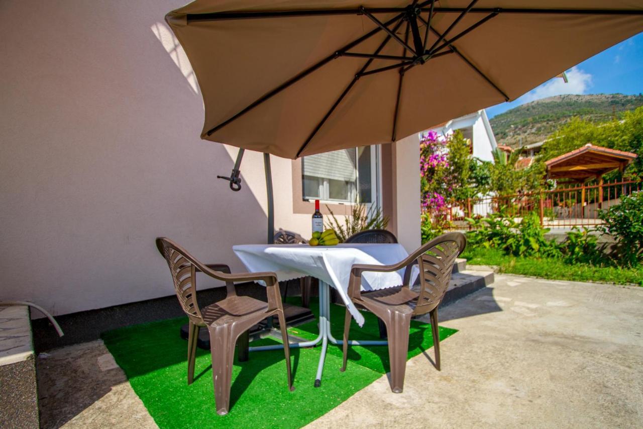 Belane Apartments Tivat Exterior foto
